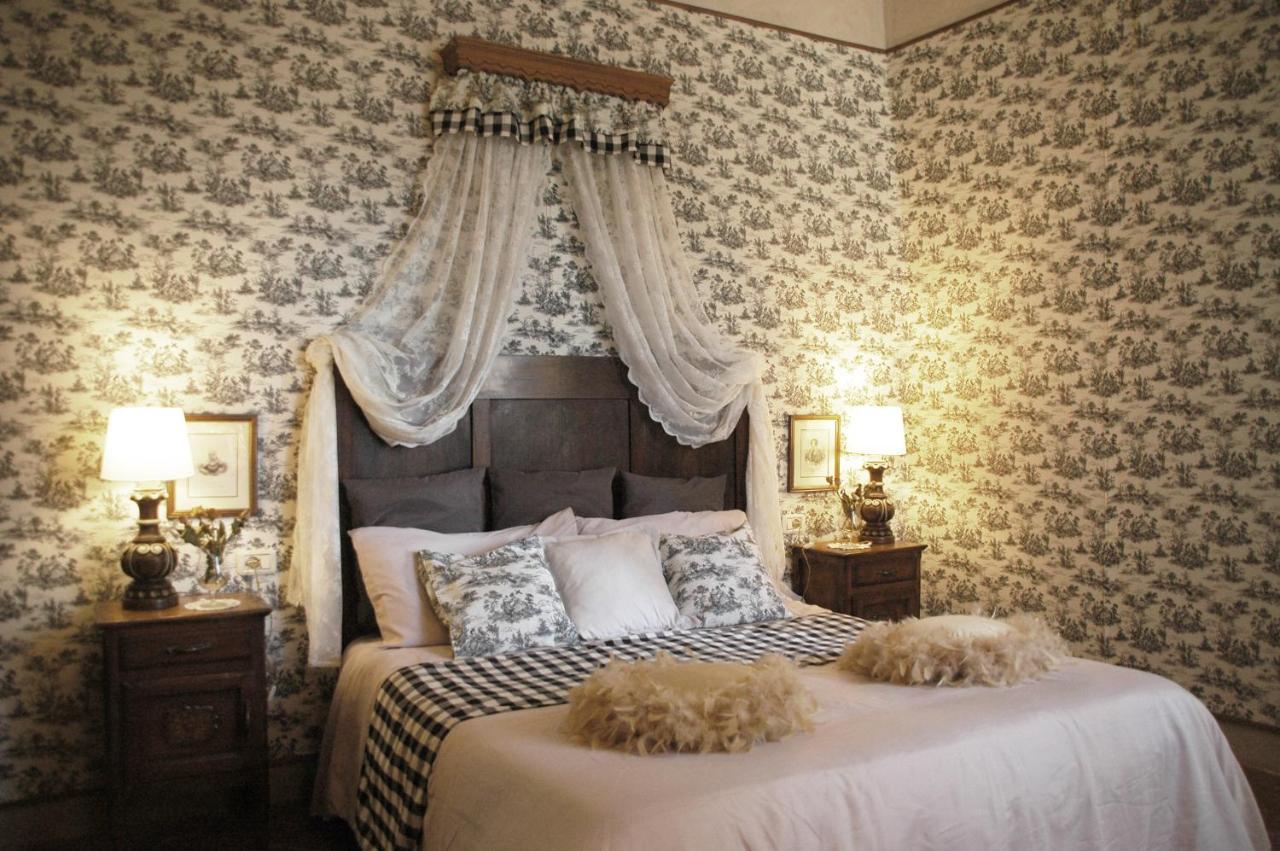 Suite Romantica Con Giardino In Dimora Storica - Camera E Appartamento - B&B Palazzo Robicci 卡斯蒂里昂·菲奥伦蒂 外观 照片